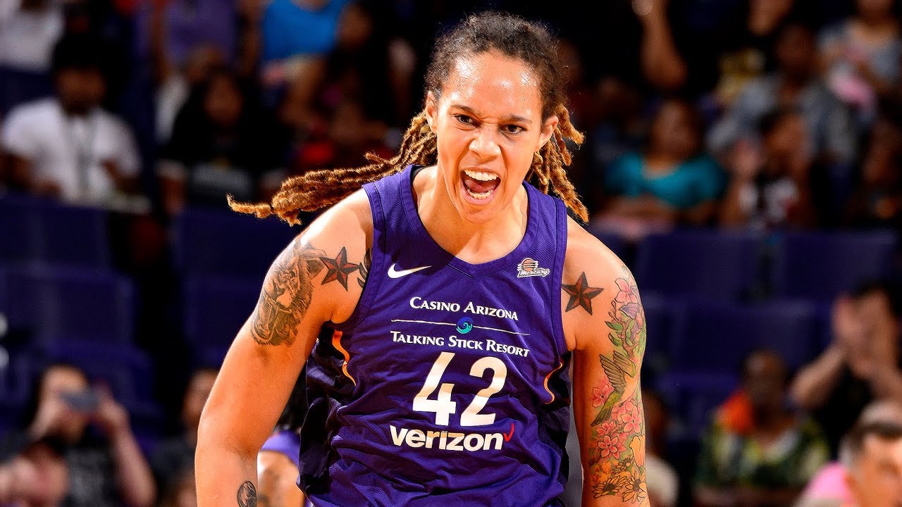 Warning Graphic photos show WNBA star Brittney Griner had her breast remove...